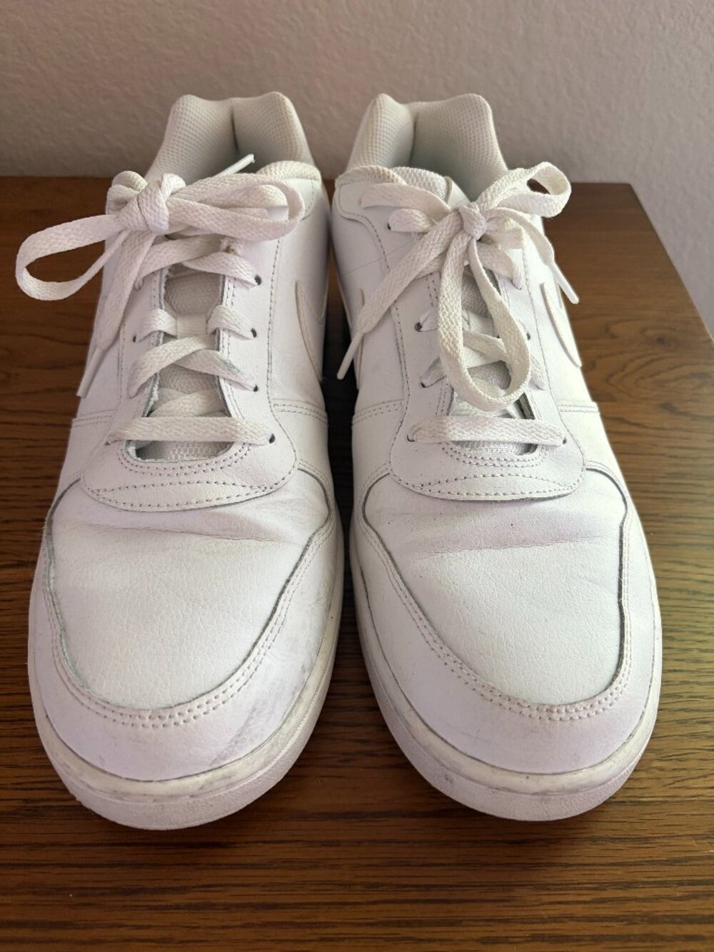 Good as New Nike Eberon Low Womens size 12
